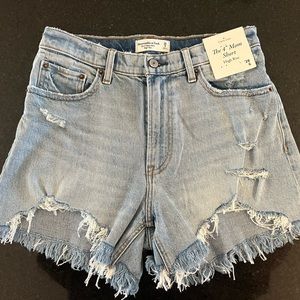 Abercrombie Curve Love 4” High Rise Mom Shorts